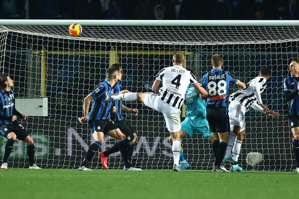 JUVE SE NA KRAJU SPASIO PORAZA: Danilo doneo bod "staroj dami", Vlahović nije zatresao mrežu za 90 minuta!