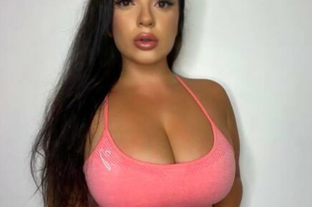 BLOKIRAN JOJ PRISTUP NA TINDERU JER JE PREVIŠE LEPA! Skoro da nema SLIKE na kojoj je OBUČENA (FOTO)