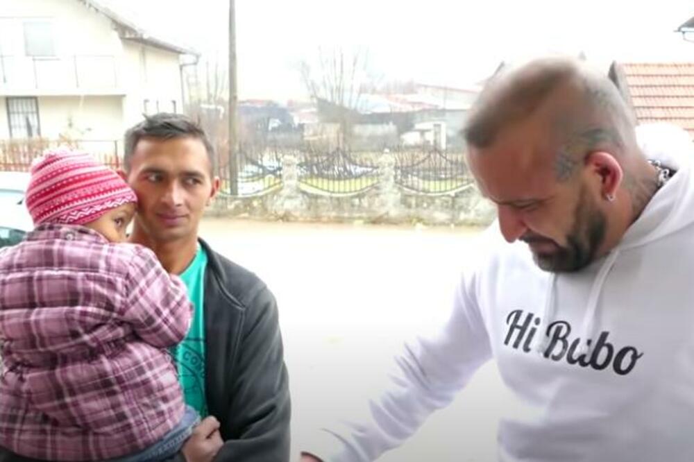 PRIČA KOJA VAS NEĆE OSTAVITI RAVNODUŠNIM! Mujanoviću se ŽENA zaljubila preko Fejsbuka,ostavila ga sa 4 DECE (VIDEO)