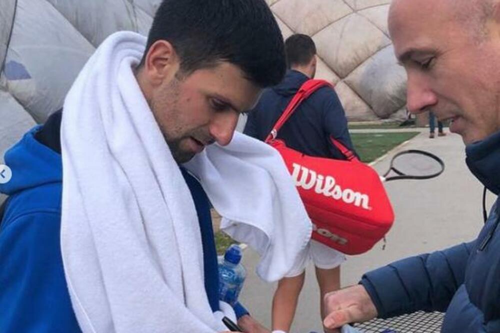 NOVAK ĐOKOVIĆ - NAJPOPULARNIJI SIMBOL SRBIJE! STRANCI SVRAĆALI NA DORĆOL ZBOG SLIKA I AUTOGRAMA! (FOTO)