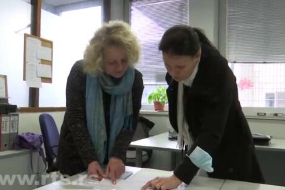 GRAĐANI MASOVNO TUŽE BANKE: Najneobičniji je slučaj Biserke Živanović