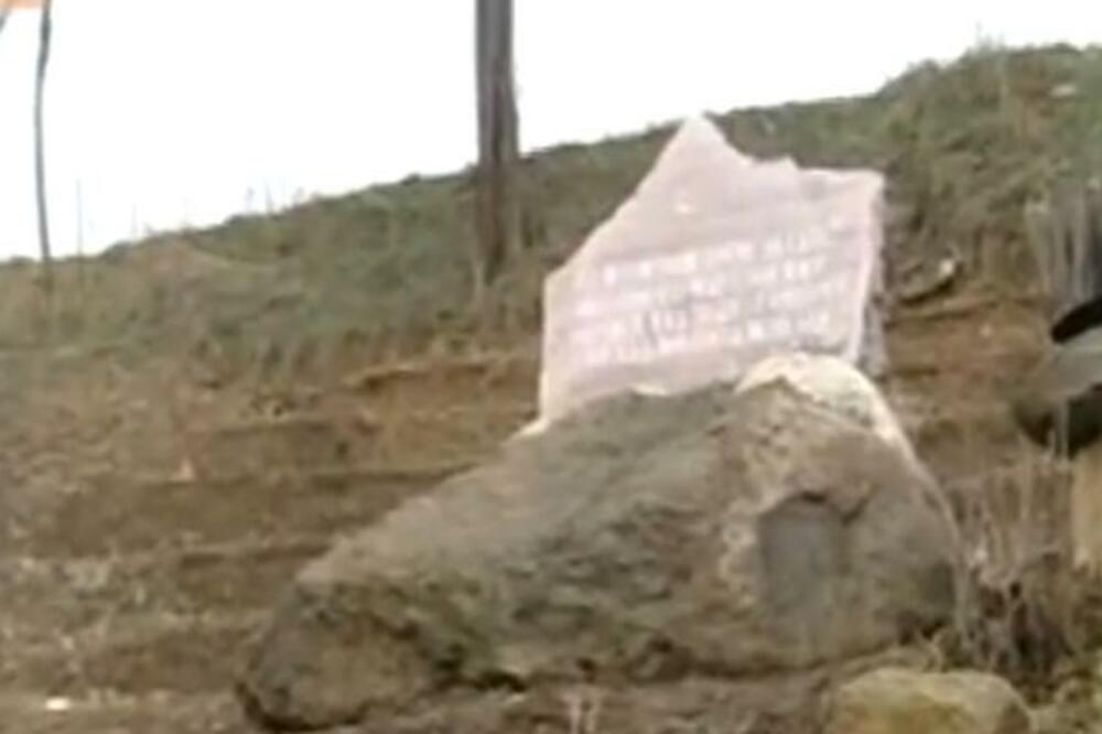 NAJROMANTIČNIJE BRDO IZNAD GORNJEN MILANOVCA: Ljubav jaka kao granit!