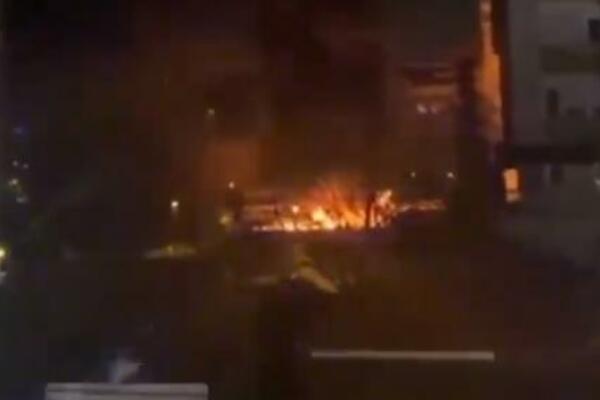 IZBIO POŽAR U NOVOM SADU! Vatrogasci rade na gašenju vatre (FOTO)