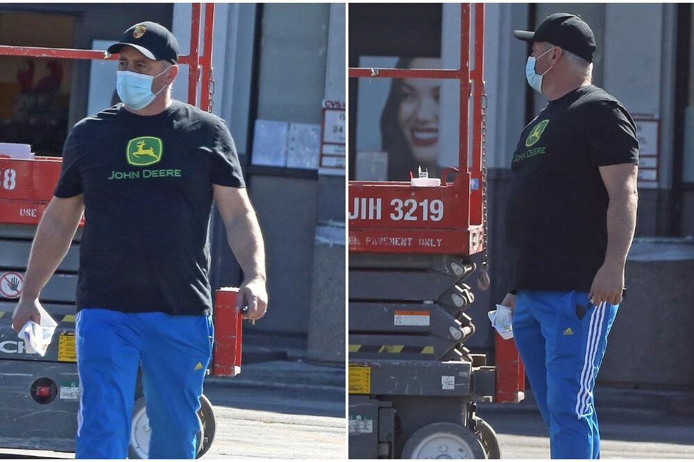 DŽOIJA IZ PRIJATELJA NI FANOVI VIŠE NE PREPOZNAJU! Paparaco slike će vas ZAPREPASTITI, ko je ovo POGOGU? (FOTO)