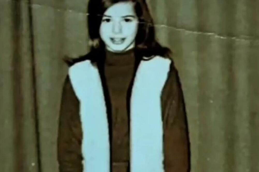 CELA BIVŠA JUGA JE LUDELA ZA NJENOM LEPOTOM! Da li prepoznajete devojčicu sa slike? Danas je VAŽNO IME!