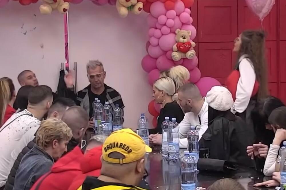 NEVIĐENA PLJUVAČINA DALILE I DEJANA: Iznose PRLJAV VEŠ jedno o drugom, vređaju PORODICU! (VIDEO)