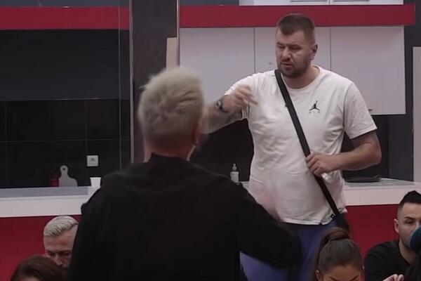 "NEMOJ TI MENI MIKICE, NISAM JA SA TOBOM OVCE ČUVAO": Janjuš isprovocirao voditelja, a on mu SUROVO odbrusio!