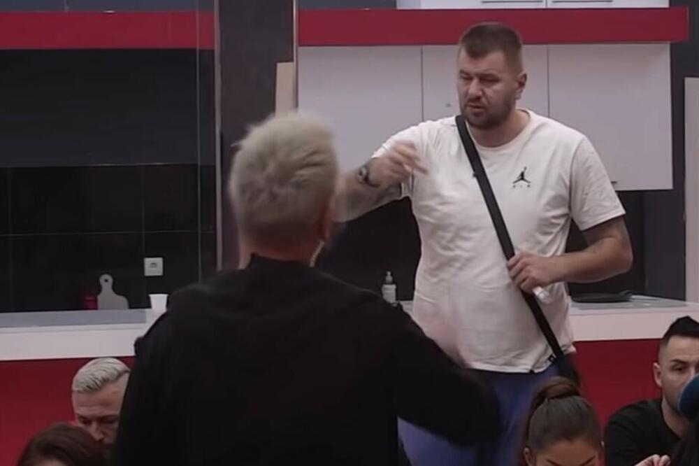 "NEMOJ TI MENI MIKICE, NISAM JA SA TOBOM OVCE ČUVAO": Janjuš isprovocirao voditelja, a on mu SUROVO odbrusio!