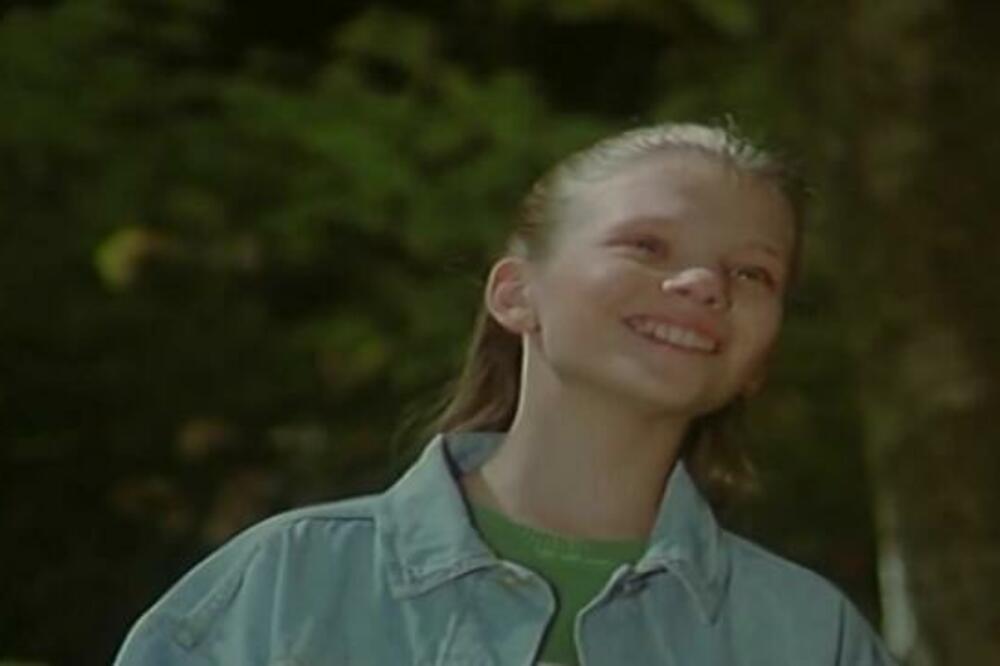 SRBIJA JE PLAKALA ZBOG MALE VESNE IZ FILMA "PTICE KOJE NE POLETE" A GLUMICA DANAS OVAKO IZGLEDA: Promena je OGROMNA