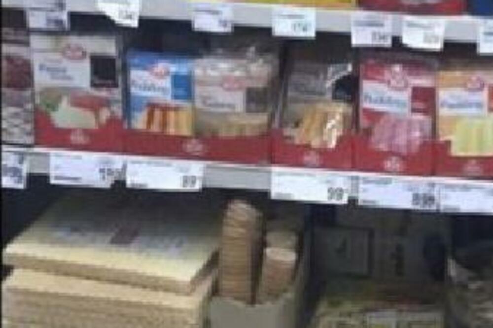 DOBRO POGLEDAJTE SLIKU IZ PRODAVNICE NA ALTINI! Niko nije primetio biće pored oblandi (FOTO)