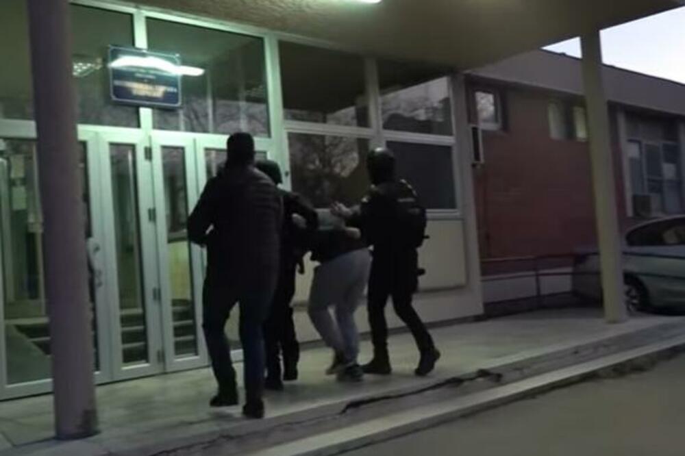 Oštetila kupce i banke za skoro 400 miliona: Hapšenje zbog korupcije u Kraljevu