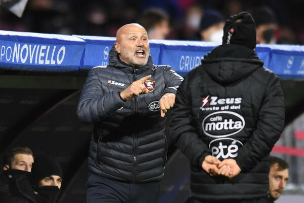 OVO SE I OČEKIVALO: Salernitana otpustila trenera!