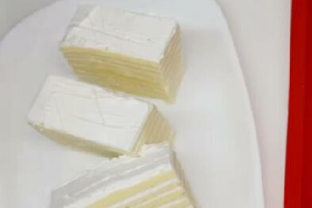 OVA TORTA JE JEDNA OD NAJOMILJENIJIH KOD SRBA: Poslastica sa BELIM FILOM SE TOPI U USTIMA (RECEPT)