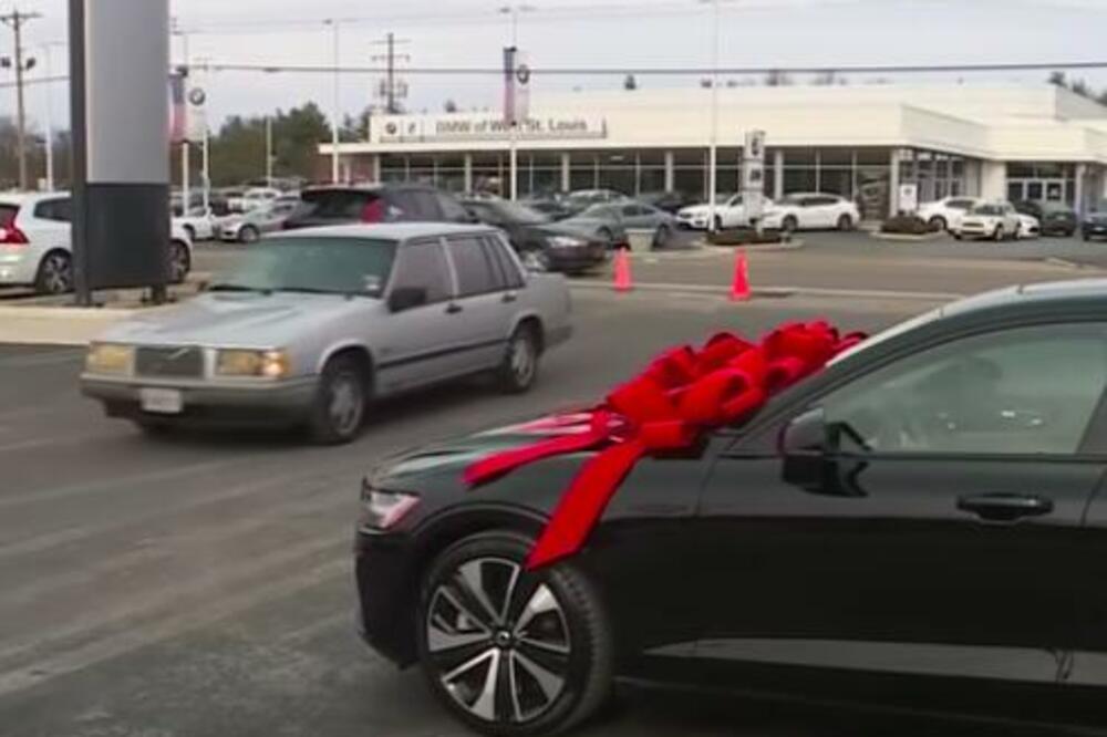 UČINIO NEMOGUĆE, NAKON 3 DECENIJE OSTVARIO OBEĆANJE! Vlasnik VOLVA nagrađen novim automobilom, evo i zašto (VIDEO)