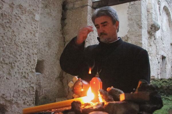 SRBI STROGO POŠTUJU OVE DANE U CRKVENOM KALENDARU: Zašto ne radimo ništa kad je crveno slovo?