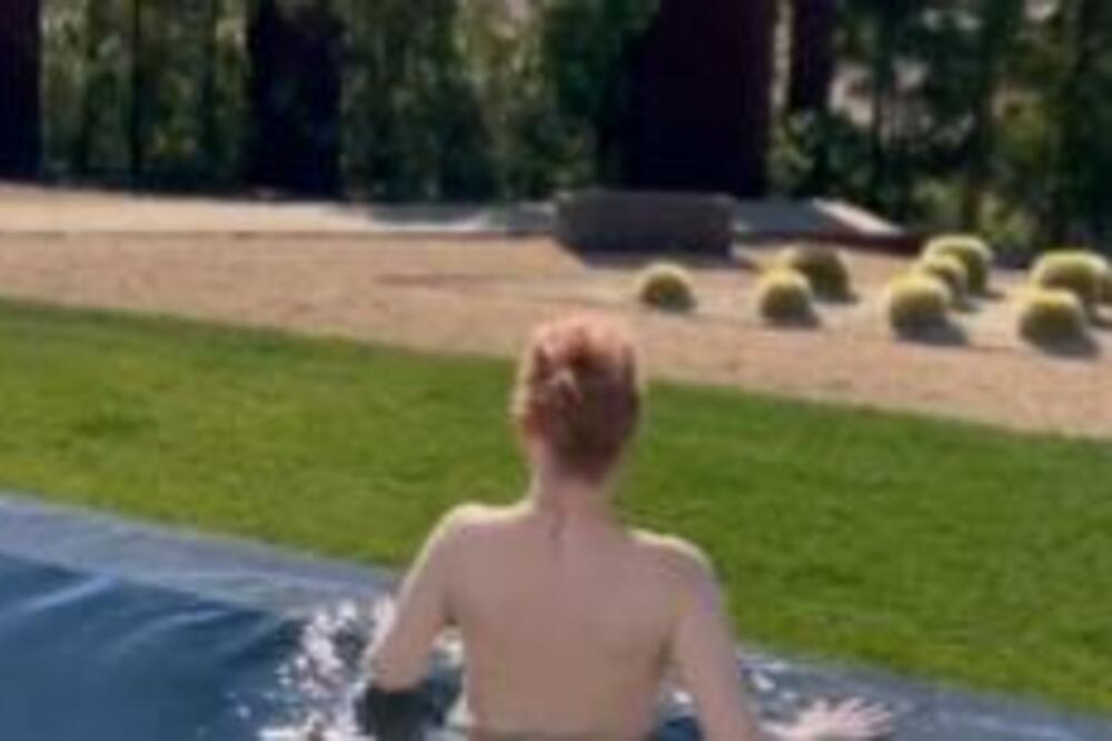 GLUMICA PROGLASILA POBEDU SMRTONOSNE BOLESTI: Objavila je OVAJ SNIMAK na kom je potpuno GOLA i razjasnila je sve!