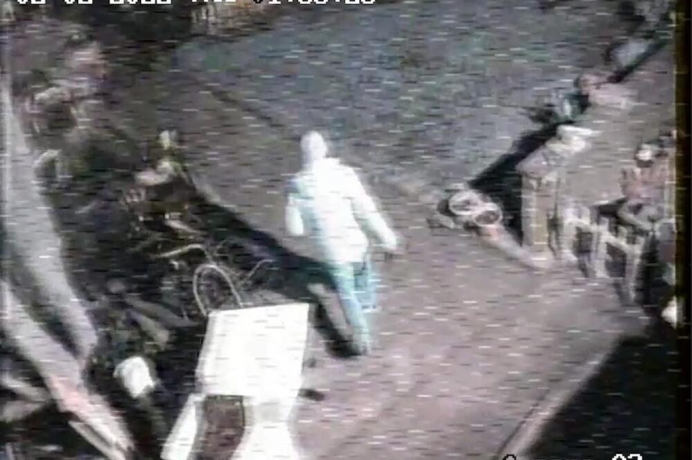 BIZARNA KRAĐA U APATINU! Lopov opljačko Dom zdravlja, upao kroz prozor pa pokupio 100.000 dinara!