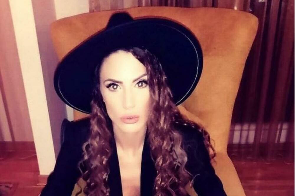 VRATILA SE LJUTA KAO ZMIJA OTROVNICA, ŽELI OSVETU: Ponovo ušla u RIJALITI da pomrsi konce LJUBAVNOM PARU!