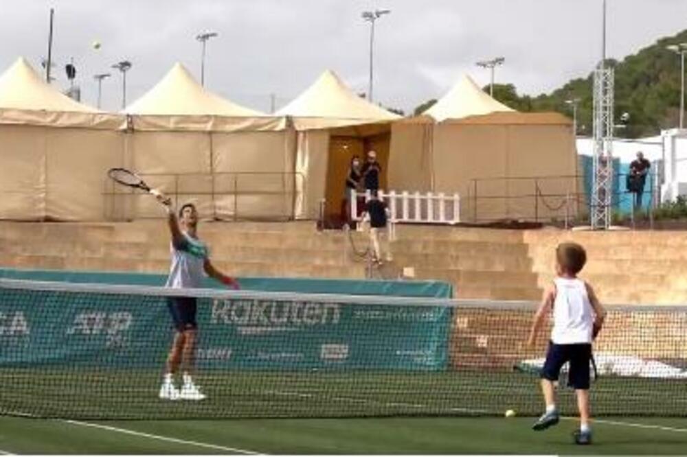 SVI U ČUDU! Stefan Đoković PONOVO u centru pažnje! (FOTO)