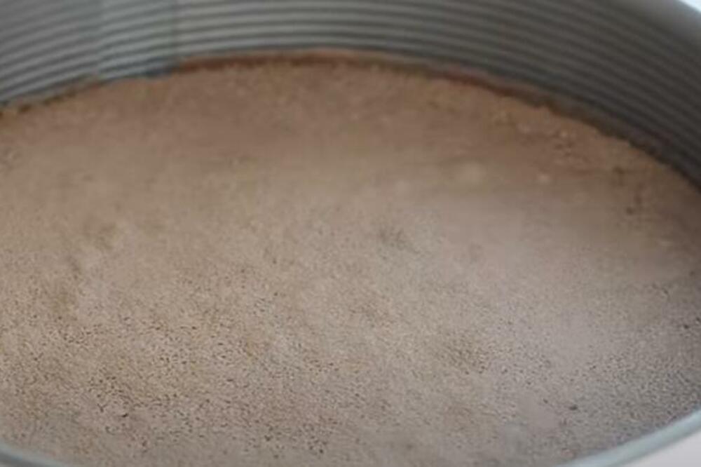 OVA TORTA JE IDEALNA ZA SVAKU PRILIKU: Topi se U USTIMA, ništa KREMASTIJE niste PROBALI, a RECEPT KIDA