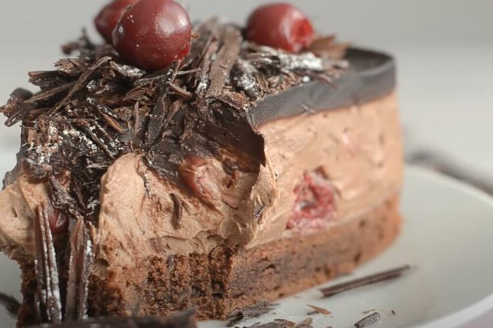 KADA PROBATE PARČE OVE TORTE, TOTALNO ĆETE ZABORAVITI NA PRAVI ŠVARCVALD: Beli FIL zamenite sa OVIM biće KREMASTIJA