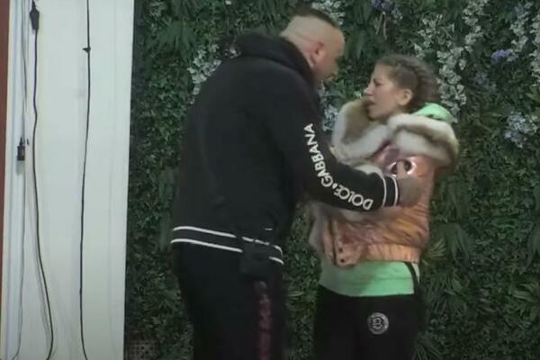 AGRESIJI NEMA KRAJA! FILIP I DALILA PONOVO NA IVICI TUČE, PRETI JOJ I MUČI: "Udaviću te"! (VIDEO)