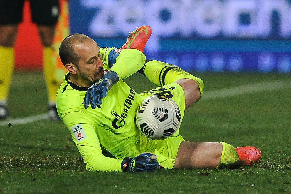 PANIKA U CRVENOJ ZVEZDI! Milan Borjan zadao glavobolju Dejanu Stankoviću!