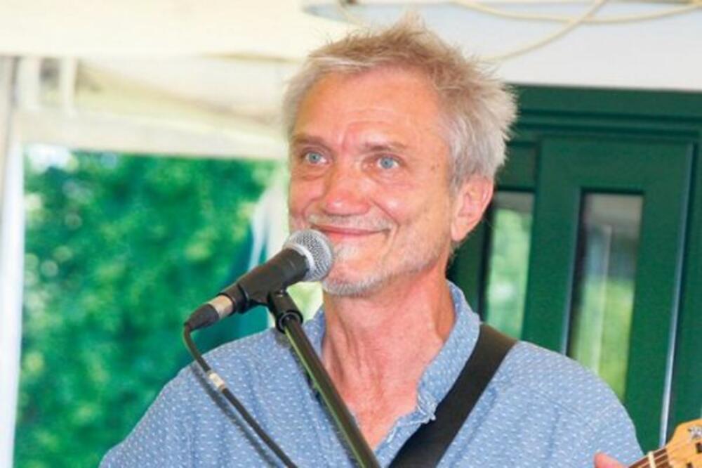 DRŽALI GA OD OČIJU JAVNOSTI! Ovo je MISTERIOZNI sin Darka Rundeka: Neodoljivo podseća na oca i ima 5 IMENA! (FOTO)