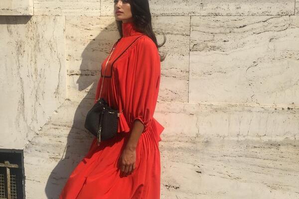 OVA BOMBA JE ROĐENA U EGIPTU, A TEČNO GOVORI CRNOGORSKI: Na Instagramu je prati 2.2 MILIONA, a njena lepota OBARA