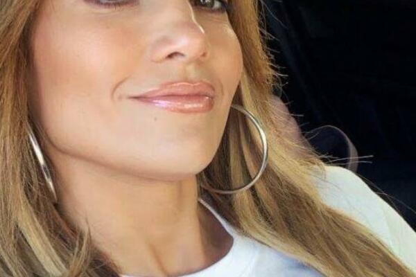 "TUKLA NAS JE TOLIKO DA SMO UMIRALI OD BATINA": Najveća ZVEZDA iznela šok detalje iz porodice, svi zanemeli