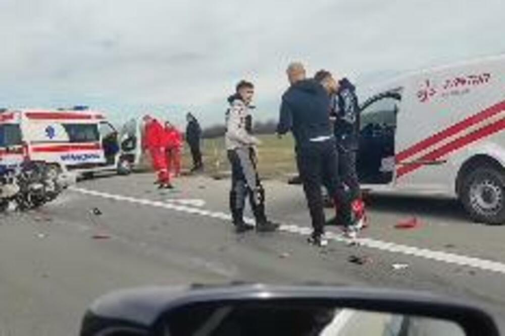 UDES NA AUTO PUTU KA NOVOM SADU: Sudarili se motor i automobil! (FOTO/VIDEO)