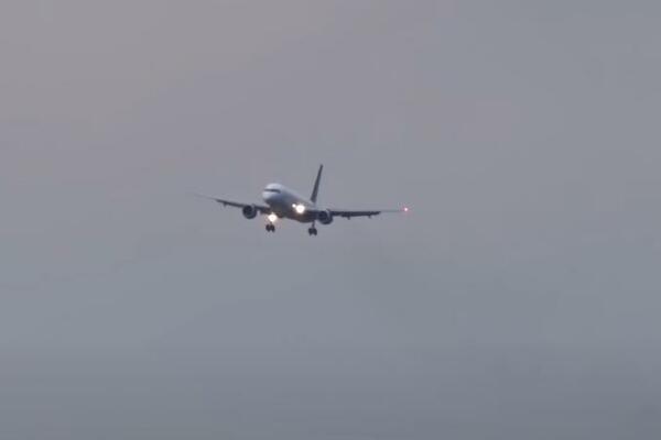 "BILO JE ZASTRAŠUJUĆE": Nećete VEROVATI u kakvom stanju je leteo AVION 14 sati, dobro se nije SLUPAO! (VIDEO)