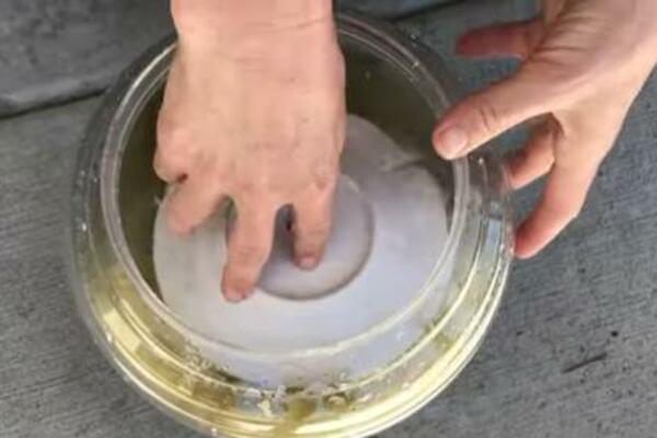 NE, SOK OD KISELOG KUPUSA NIJE LEK ZA ČIR NA ŽELUCU