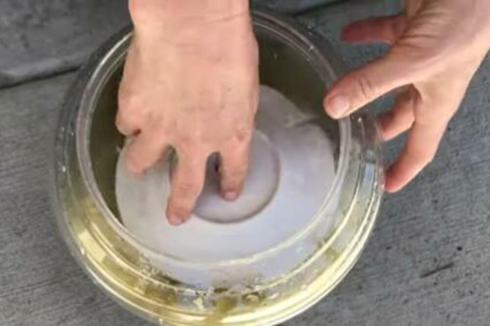 NE, SOK OD KISELOG KUPUSA NIJE LEK ZA ČIR NA ŽELUCU