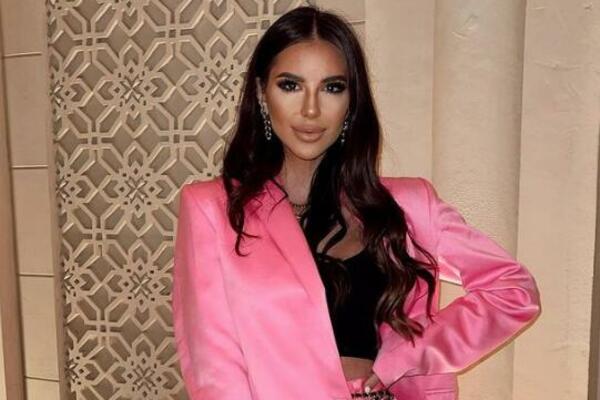 "JE L ONA REALNA?!" Zbog ovog ISPADA ZORANNAH, SVIMA ĆE SE SLOŠITI: Šta se dešava s njom?! BLAMČINA NEVIĐENA! FOTO