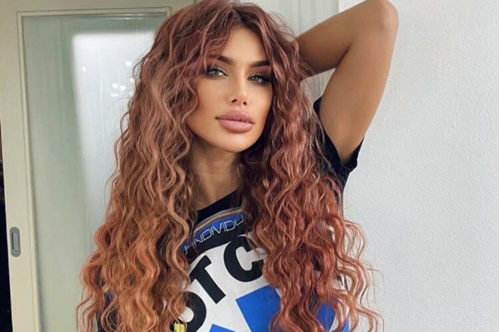 IVANA NIKOLIĆ SE SKINULA, ATRIBUTI NEMAJU MIRA OD VELIČINE: Izgleda kao BOG EROTIKE, pomutiće vam sve ORGANE! FOTO