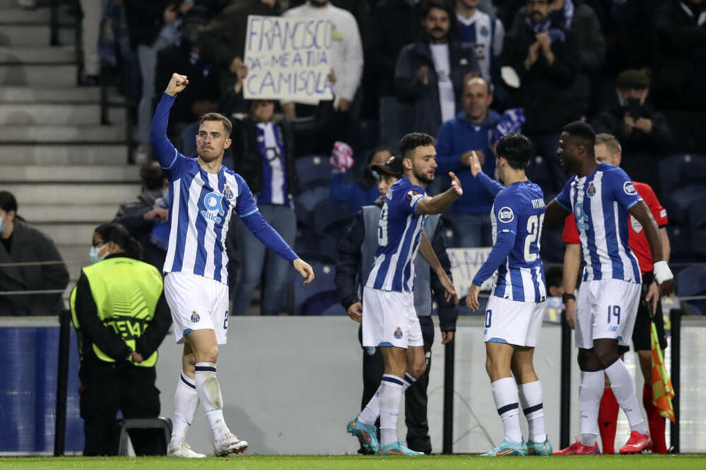 LACIO SA SERGEJEM IZGUBIO OD PORTA SA GRUJIĆEM NA TERENU: Dinamo poražen od Sevilje, Atalanta bolja od Olimpijakosa