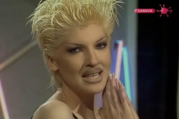 DRUGAČIJI DNK! OVO JE PRAVI RODOSLOV KARLEUŠE: Nije ni na tatu ni na mamu VEĆ NA NJIH, postoje DOKAZI u slikama!