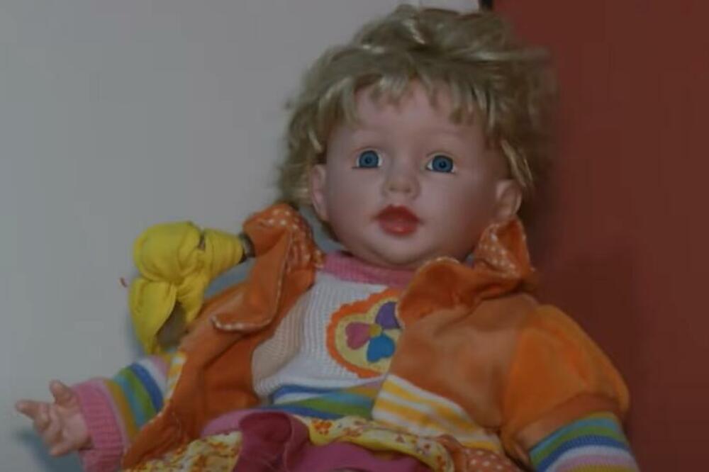 UKLETA LUTKA KRIJE JEZIVU PORODIČNU TRAGEDIJU: '' Deca se bude u MODRICAMA, oseća se NJENO PRISUSTVO '' (VIDEO)