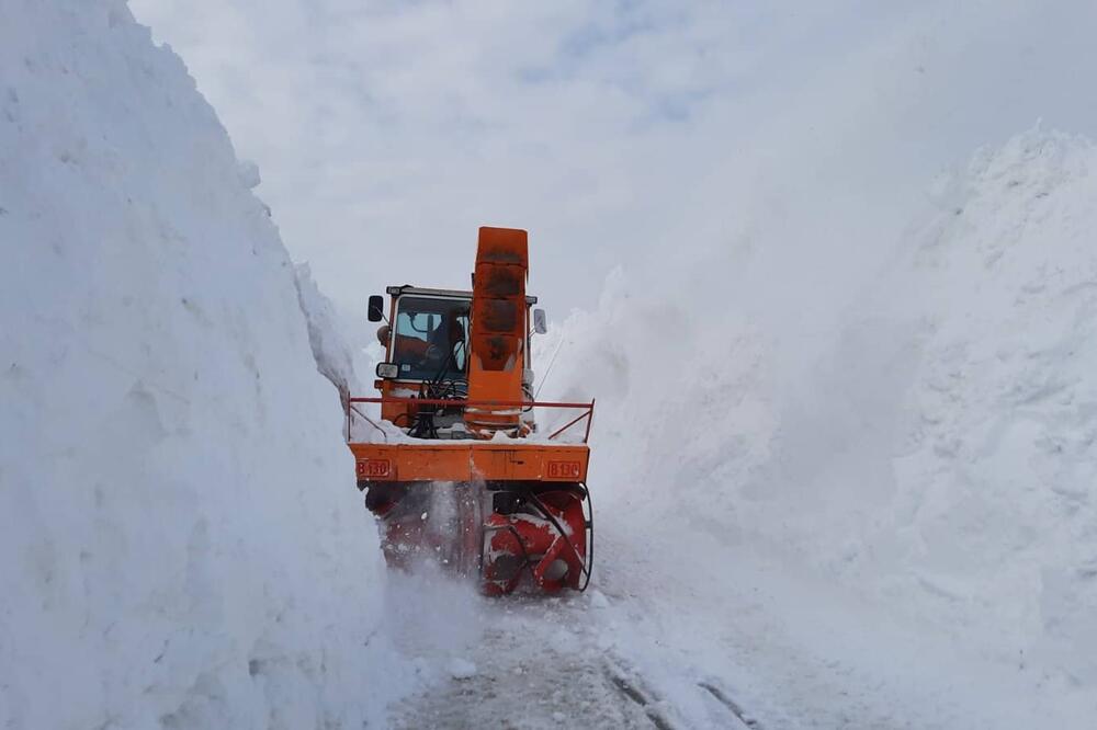 SUROVA, ALI PRELEPA GOLIJA: Snežni prizori kao iz bajke stižu sa ove srpske planine! (FOTO)