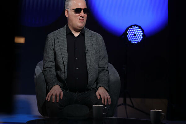 “NIJE BILO STRUJE, ČUJU SE TOPOVI, GRANATE GRANATE!": Saša Matić o odrastanju, RATU i NAJTUŽNIJEM trenutku!