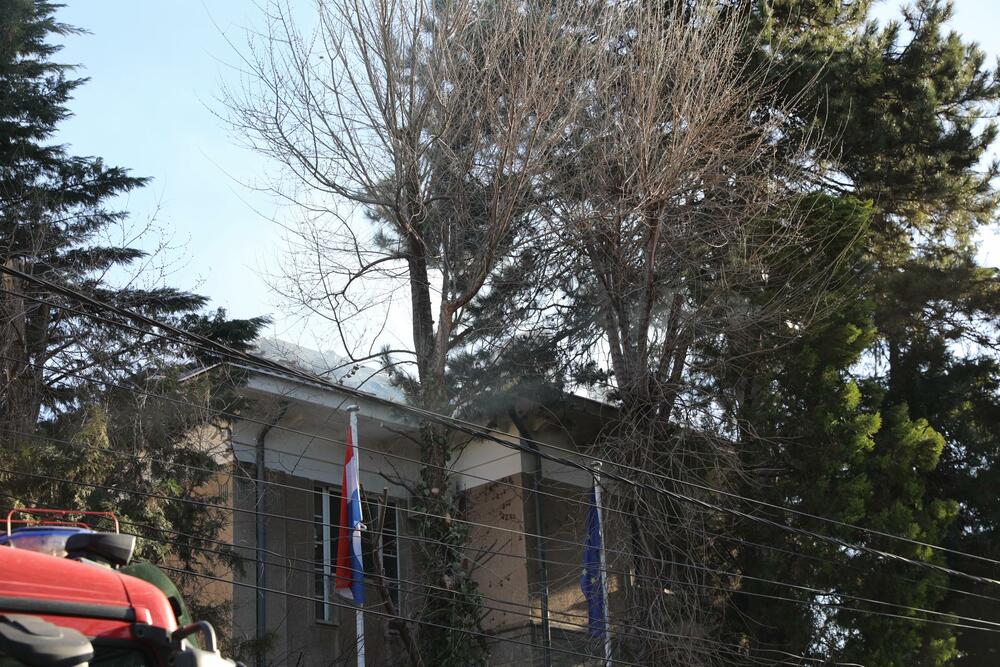 Požar, Hrvatska rezidencija