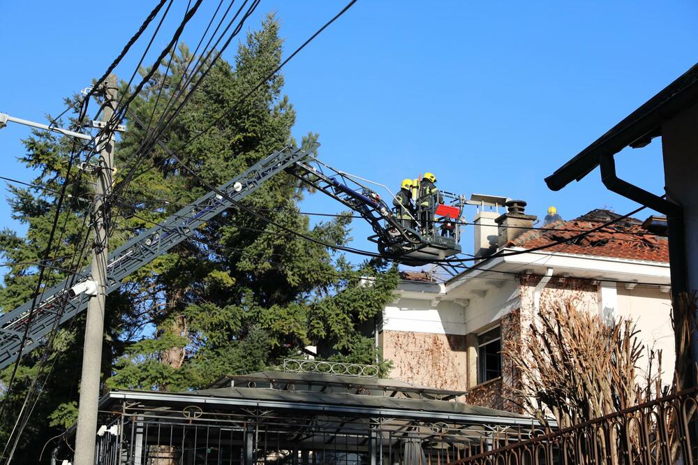 EVO ŠTA ZAPRAVO GORI NA DEDINJU, NIJE VILA? Zbog OVOGA su vatrogasci morali na teren