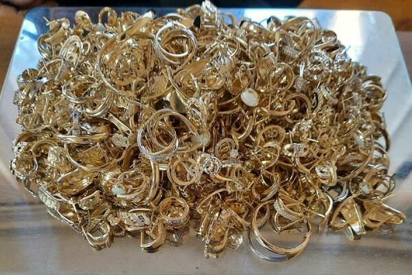 ZALAGAONICE DOŽIVELE SVOJ PROCVAT: Ljudi ostavljaju šta stignu, čak i ŽIVOTINJE