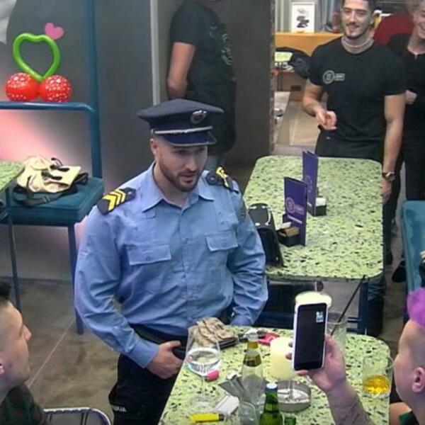 SRPEMITE SE ZA NIKAD LUĐU NOĆ! Policajac UPAO u "BAR" i naskočio na konobaricu, a ONDA JE USLEDILO SKIDANJE! VIDEO