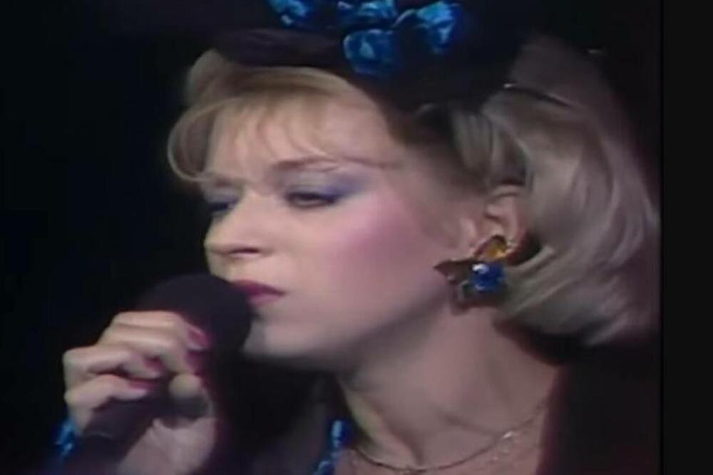 HARALA JE JUGOSLAVIJOM, PRED DECOM PALA KAO POKOŠENA, USLEDILO JE NESTO TRAGIČNO: Obožavana PEVAČICA je NASTRADALA!