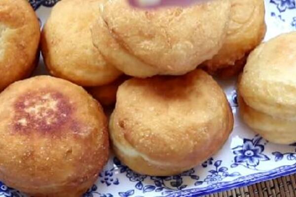 KROFNE STE NAVIKLI DA JEDETE U SLATKOJ VARIJANTI, ALI I SLANE ĆE VAS ODUŠEVITI: Napunite ih FETA SIROM (RECEPT)