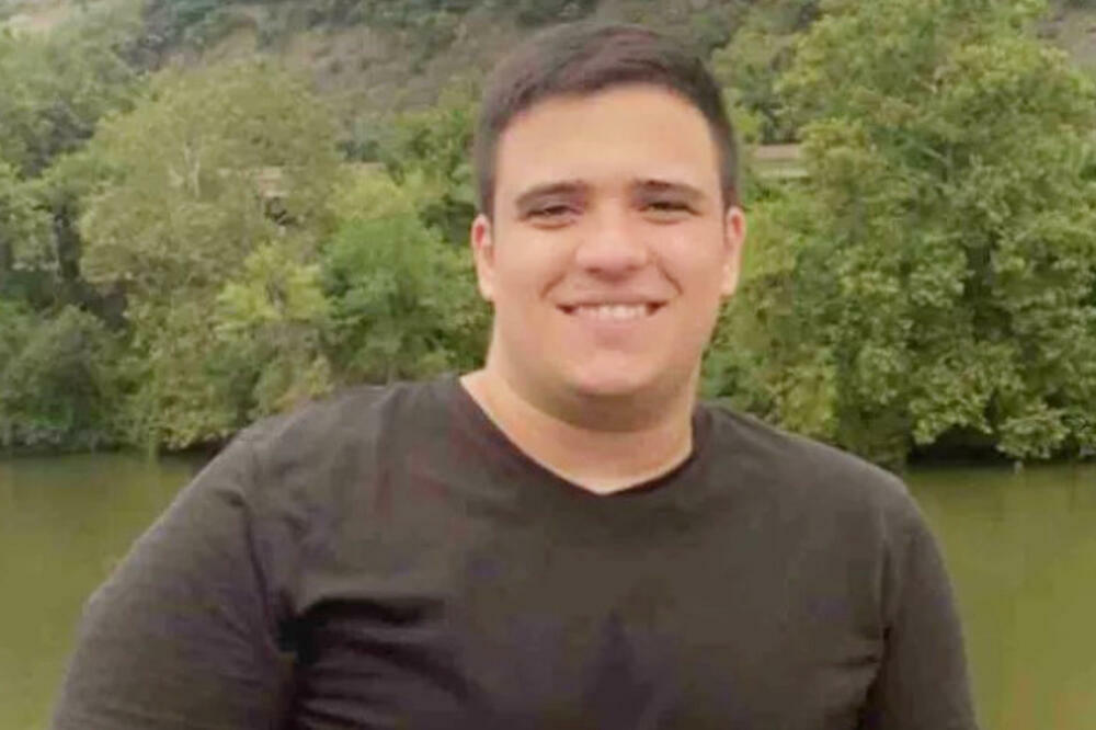 NIKOLA (20) IZ SRBIJE POGINUO U STRAVIČNOM UDESU U AMERICI: Nastradao na majčin rođendan nadomak porodične kuće