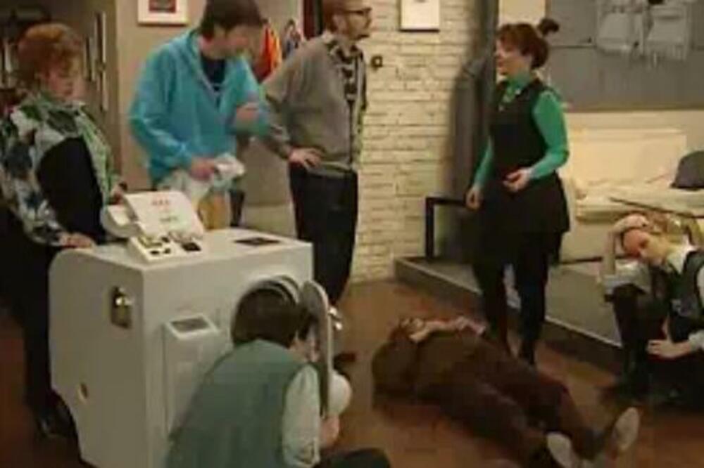 NEKI SU SERIJU "OTVORENA VRATA" GLEDALI SAMO ZBOG NJE, A ONA JE REŠILA DA NAPUSTI SRBIJU: Evo kako danas izgleda!