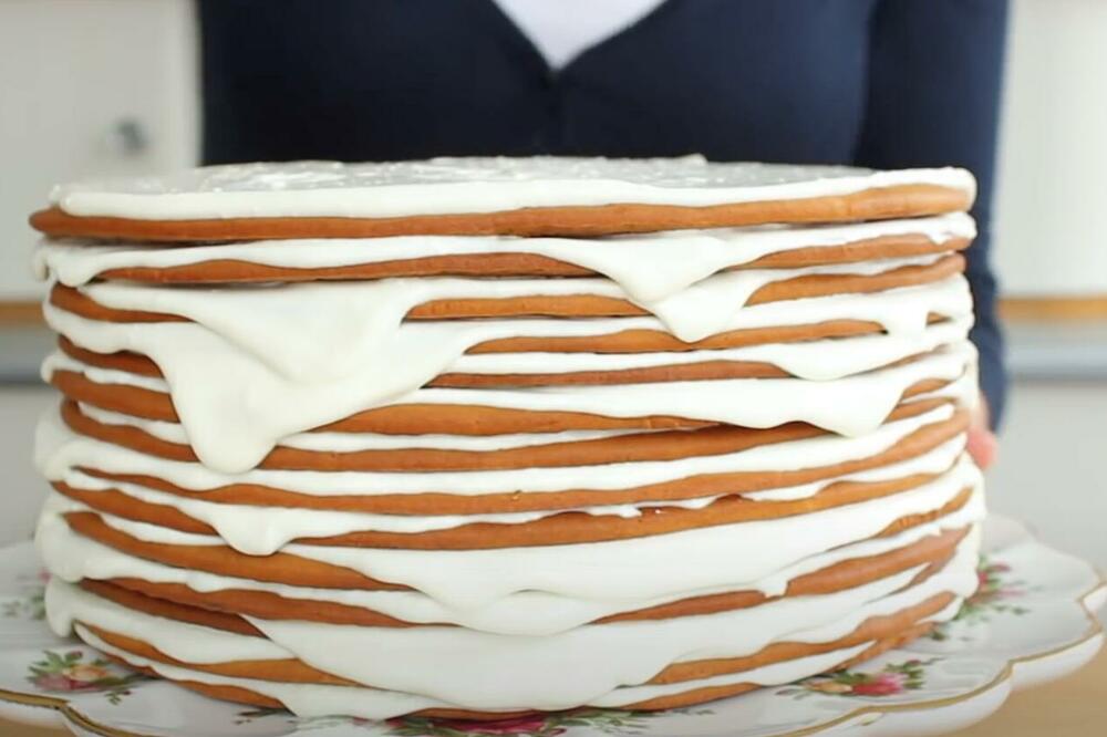 RUSKI MEDOVIK, SKROMAN I DRUGAČIJEG UKUSA: Nema lepšeg, ni jeftinijeg kolača! (RECEPT)